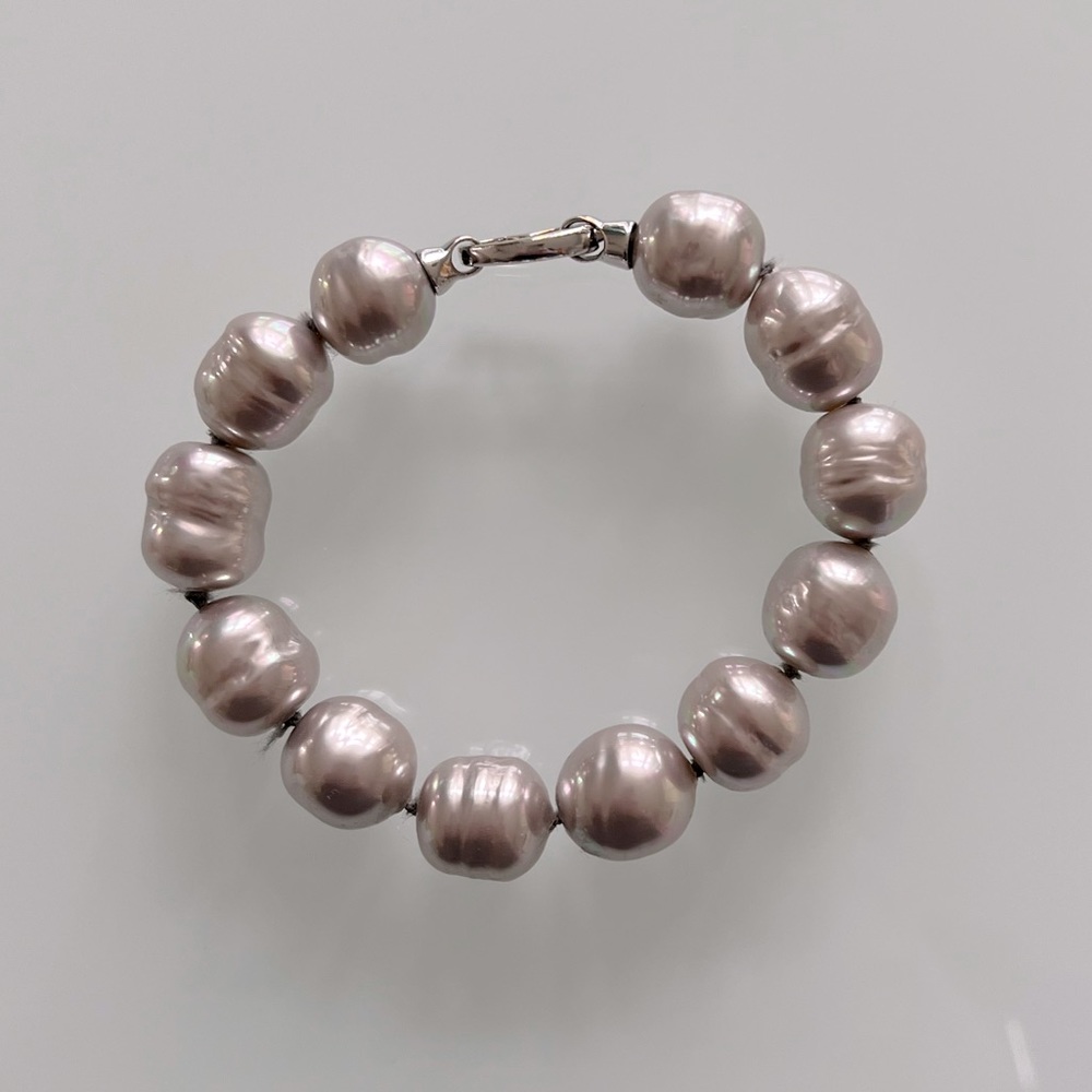 Light gray circle baroque Tahitian pearl bracelet